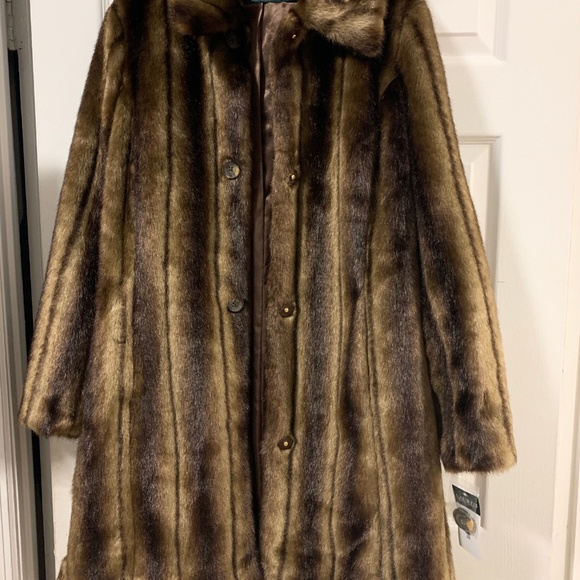 Ralph Lauren Faux Fur Coat - Picture 1 of 3